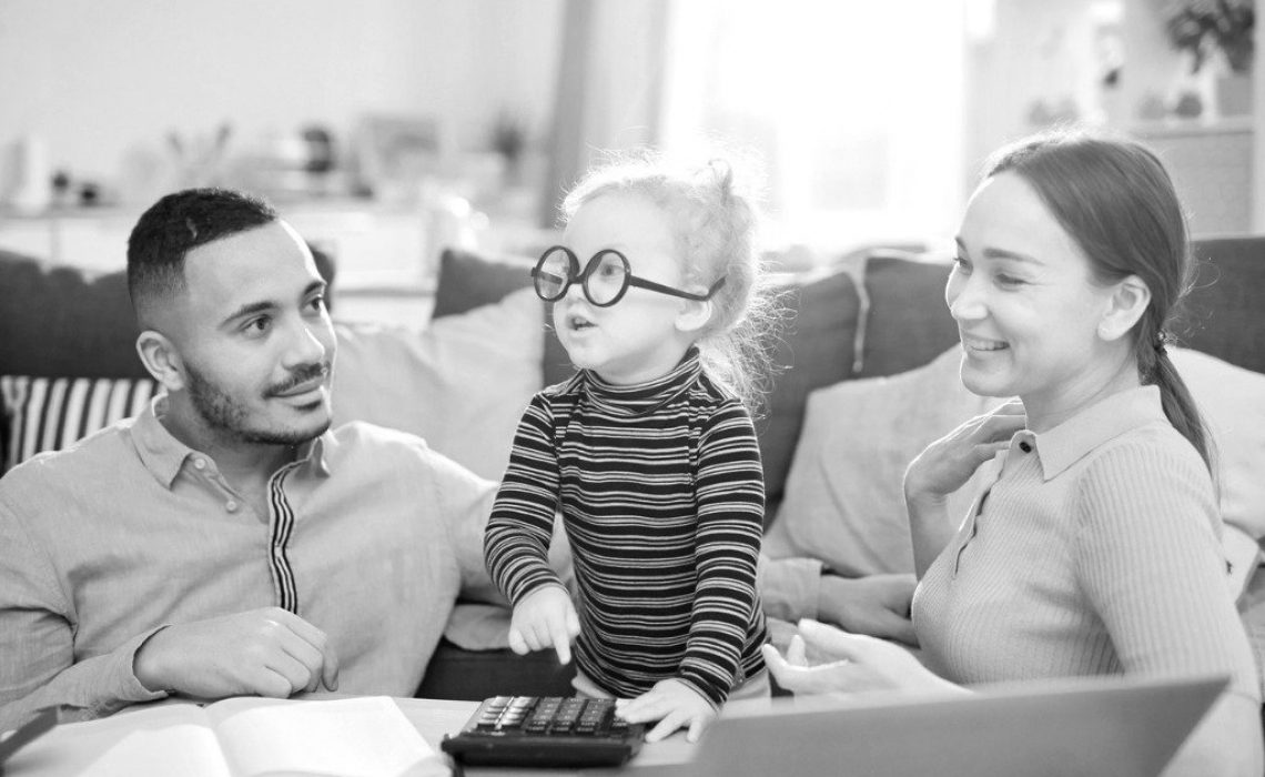 young-family-working-on-home-finances-picture-id1196980269
